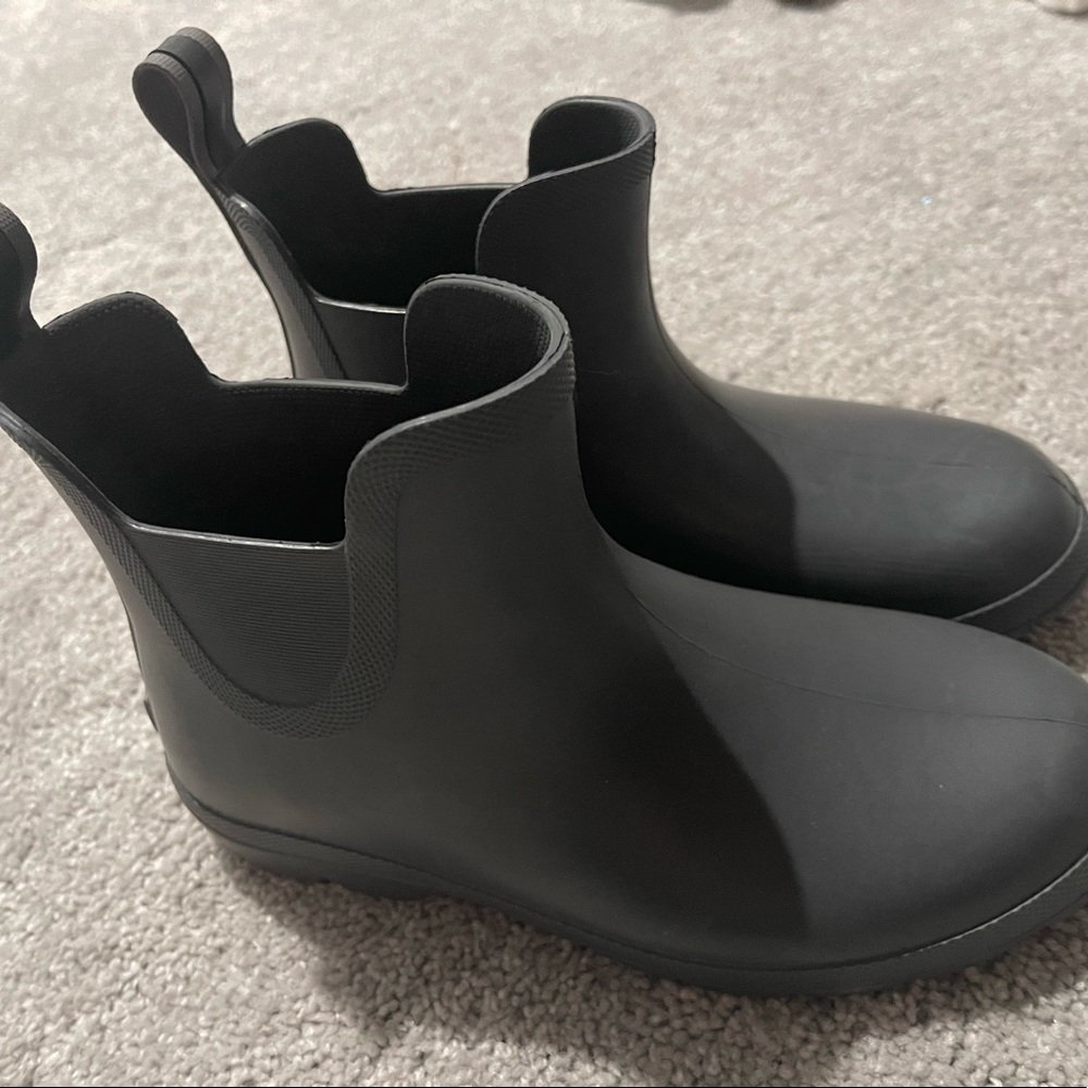 Totes rain boots